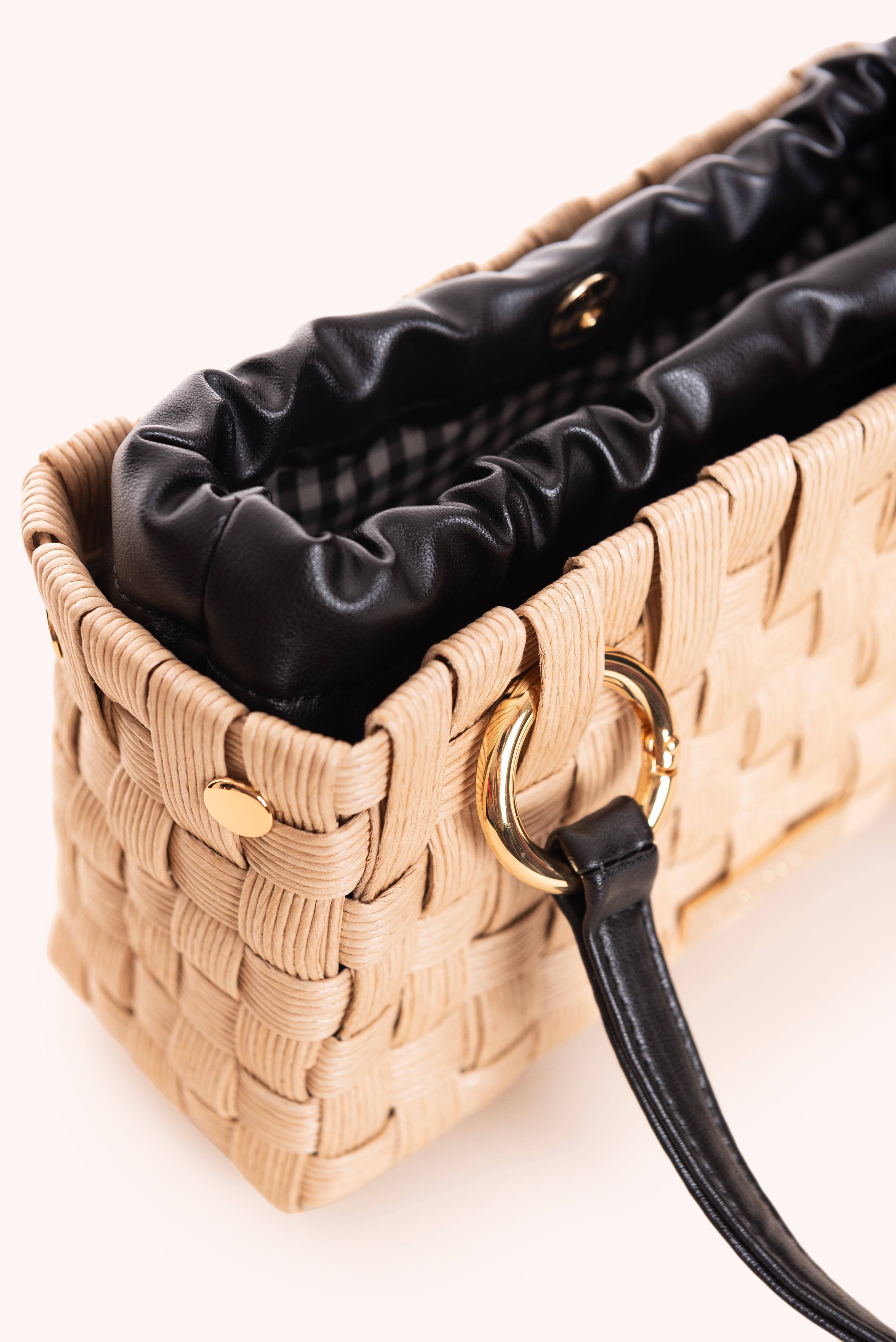 【レア・未使用】カネコイサオ KANEKO ISAO レザー 2WAYミニバッグ Kanoa Mini Bag - Black – Ká Dipuglia